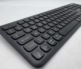 trust-vaiya-bezprzewodowa-klawiatura-bluetooth-24-ghz-wloski-uklad-qwerty