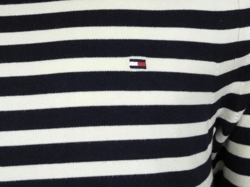 tommy-hilfiger-sweter-meski-paski-s-stan-nowy