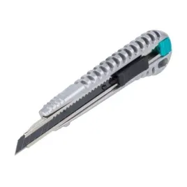 noz-z-ostrzem-9-mm-pro-sharp-metalowy