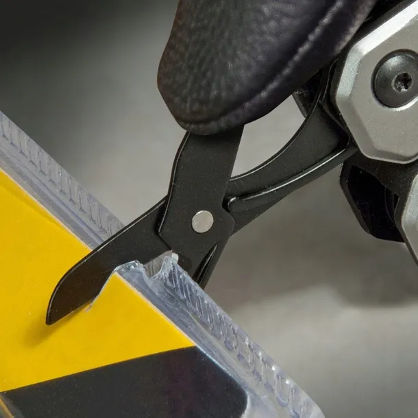 narzedzie-wielofunkcyjne-multitool-16w1-marka-stanley-rodzaj-zestawy