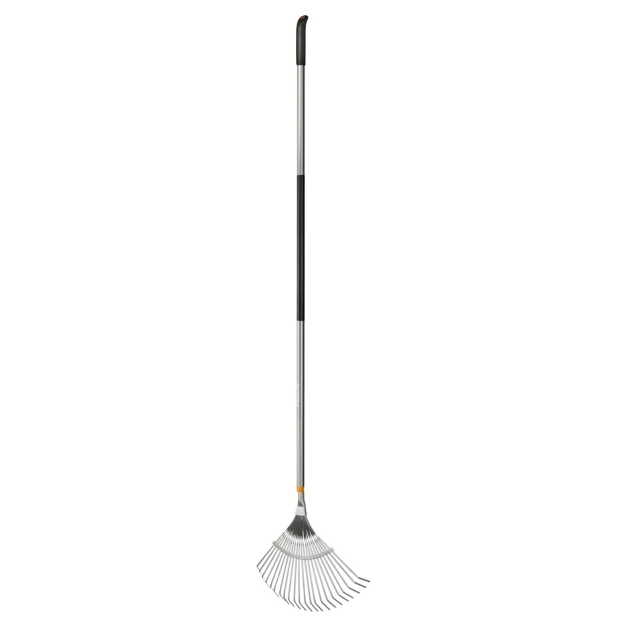 grabie-metalowe-do-lisci-ergonomic-prosty-trzonek-marka-fiskars