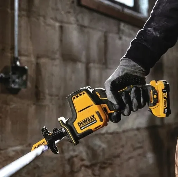 dewalt-pila-szablasta-12v-dcs312d2-maksymalna-moc-0-w