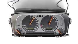 vw-golf-3-skala-od-gory-tarcze-licznika-indiglo