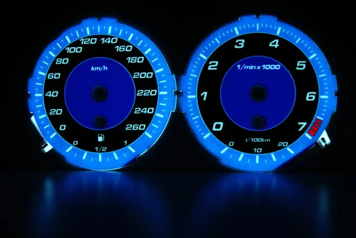 bmw-e90-e92-e93-moman-tarcze-licznika-indiglo-wz-2-stan-nowy-producent-moman