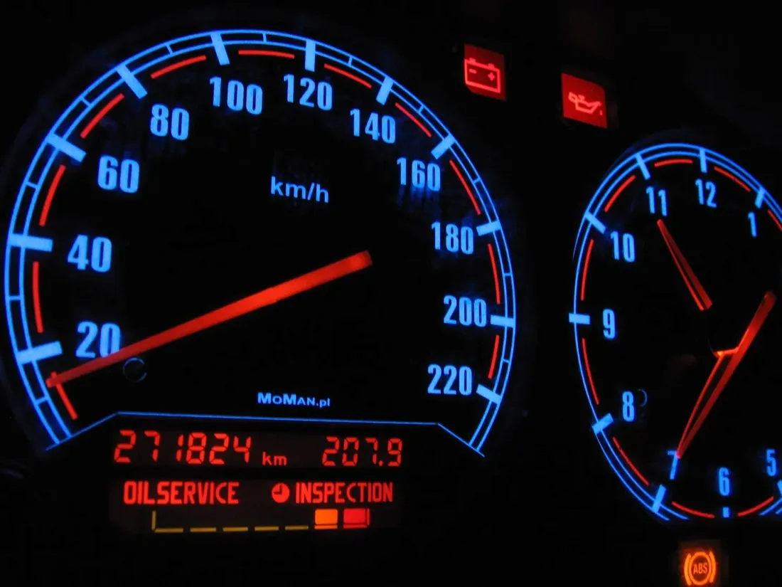 moman-tarcze-indiglo-do-bmw-e36-wzor-2-stan-nowy