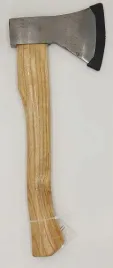 siekiera-z-drewnianym-trzonkiem-06-kg