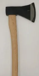siekiera-z-drewnianym-trzonkiem-1-5-kg