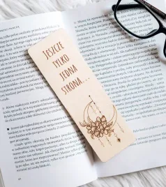 drewniana-zakladka-do-ksiazki-z-grawerem-ksiezyc