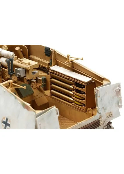 tamiya-35335-1-35-nashorn-model-tamiya
