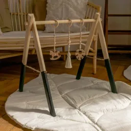 baby-gym-stojak-edukacyjny-montessori-rozne-kolory