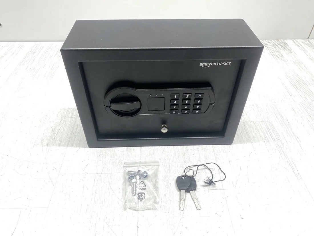 sejf-do-szuflady-amazon-basics-ds-110sam-czarny