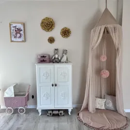 drewniana-komoda-dla-dzieci-charlotte-biala