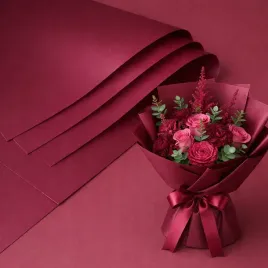 folia-kwiatowa-satynowa-florystyczna-bordo-20-arkuszy-58x58cm