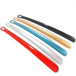 plastikowa-lyzka-do-obuwia-dluga-kolory-59-cm