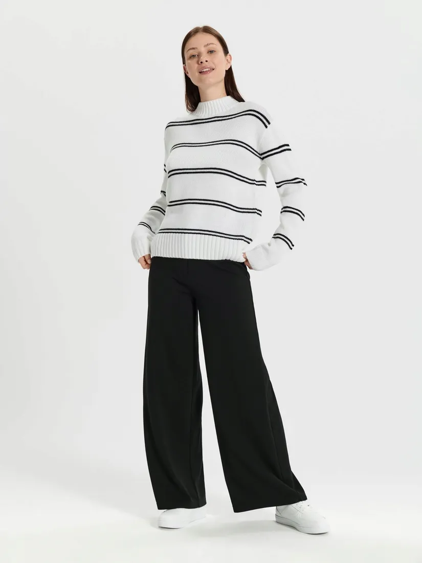 bialy-sweter-w-paski-sinsay-l-stan-nowy