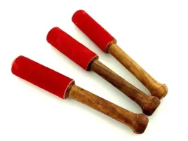 patyk-do-misy-grajacej-czerwony-drewniany-15cm
