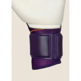 rekawice-pilkarskie-dla-bramkarza-select-88-pro-grip-purpurowo-biale