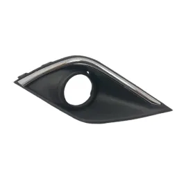 kratka-zderzaka-z-otworem-na-halogen-prawa-mitsubishi-outlander-2015-