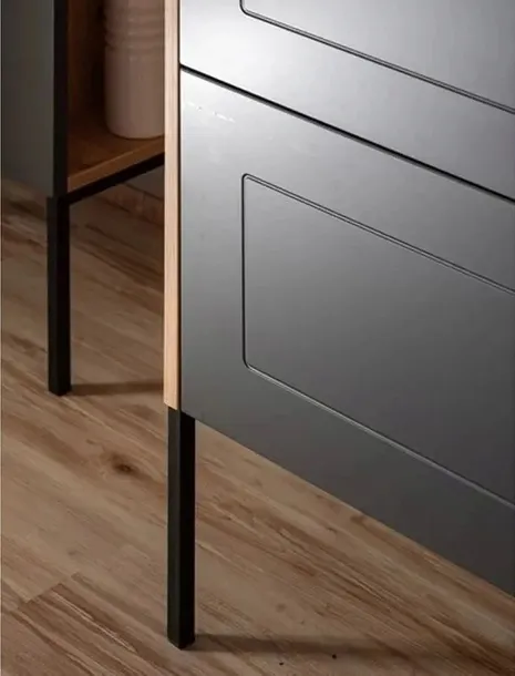 madera-880-nogi-20-x-28-cm-material-dominujacy-metal