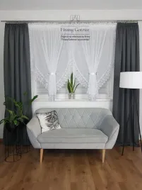 firana-gotowa-z-gipiura-biala-400x160cm-na-tasmie-do-jadalni-sypialni
