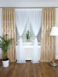 gotowy-komplet-firana-z-zalonkami-zlote-na-tasmie-do-salonu-wys-250cm