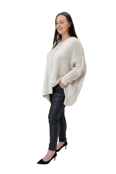 asymetryczny-sweter-oversize-bezowy-uni-rozmiar-uniwersalny