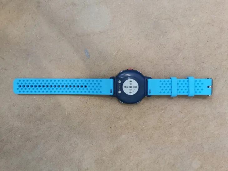 smartwatch-polar-pacer-pro-niebieski-ksztalt-koperty-okragla
