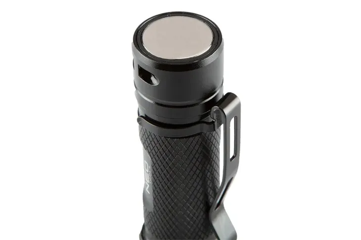 latarka-akumulatorowa-usb-c-2000-lm-chn-led-stan-nowy