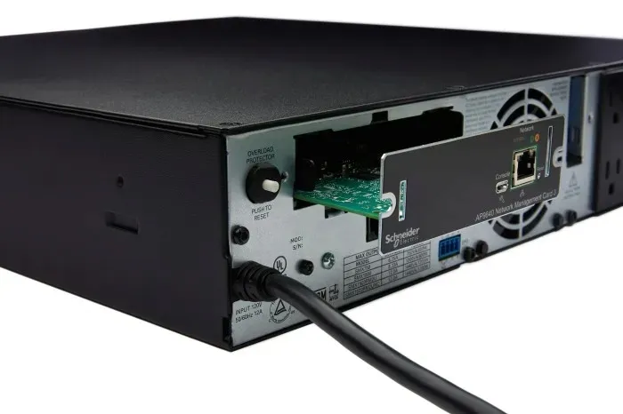 karta-sieciowa-apc-ap9640-stan-nowy-kod-producenta-731304355533