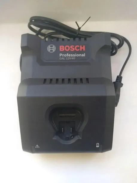 ladowarka-bosch-1600a019r3-12v-stan-nowy-waga-z-opakowaniem-0-45-kg