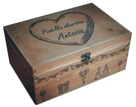 skrzynka-pudelko-skarbow-dla-dziecka-urodziny-prezent-personalizowana