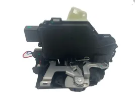 seat-skoda-volskwagen-zamek-wewn-drzwi-przod-lewe