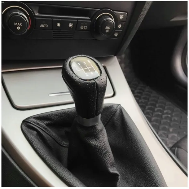 perforowana-galka-zmiany-biegow-bmw-e30-e32-e34-stan-nowy-numer-katalogowy-czesci-skorzana-galka-bmw-75cm