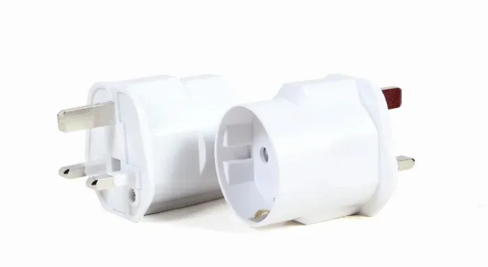 gembird-adapter-ac-uk-do-eu-schuko-13a-stan-nowy