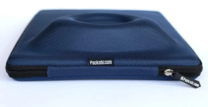 etui-na-koszule-packshi-granatowe-material-dominujacy-syntetyk