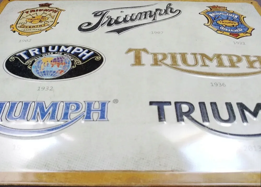 tablica-szyld-triumph-logo-evolution-blacha-30x40
