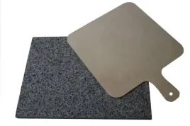 kamien-do-pizzy-grilla-30x30-granitowy-lopatka