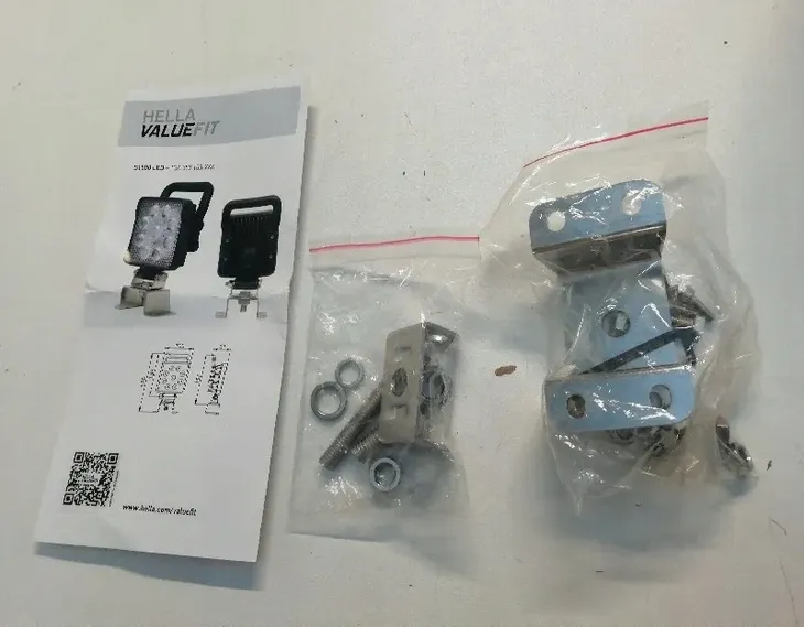 hella-reflektor-roboczy-1ga357-103-082-typ-samochodu-samochody-osobowe