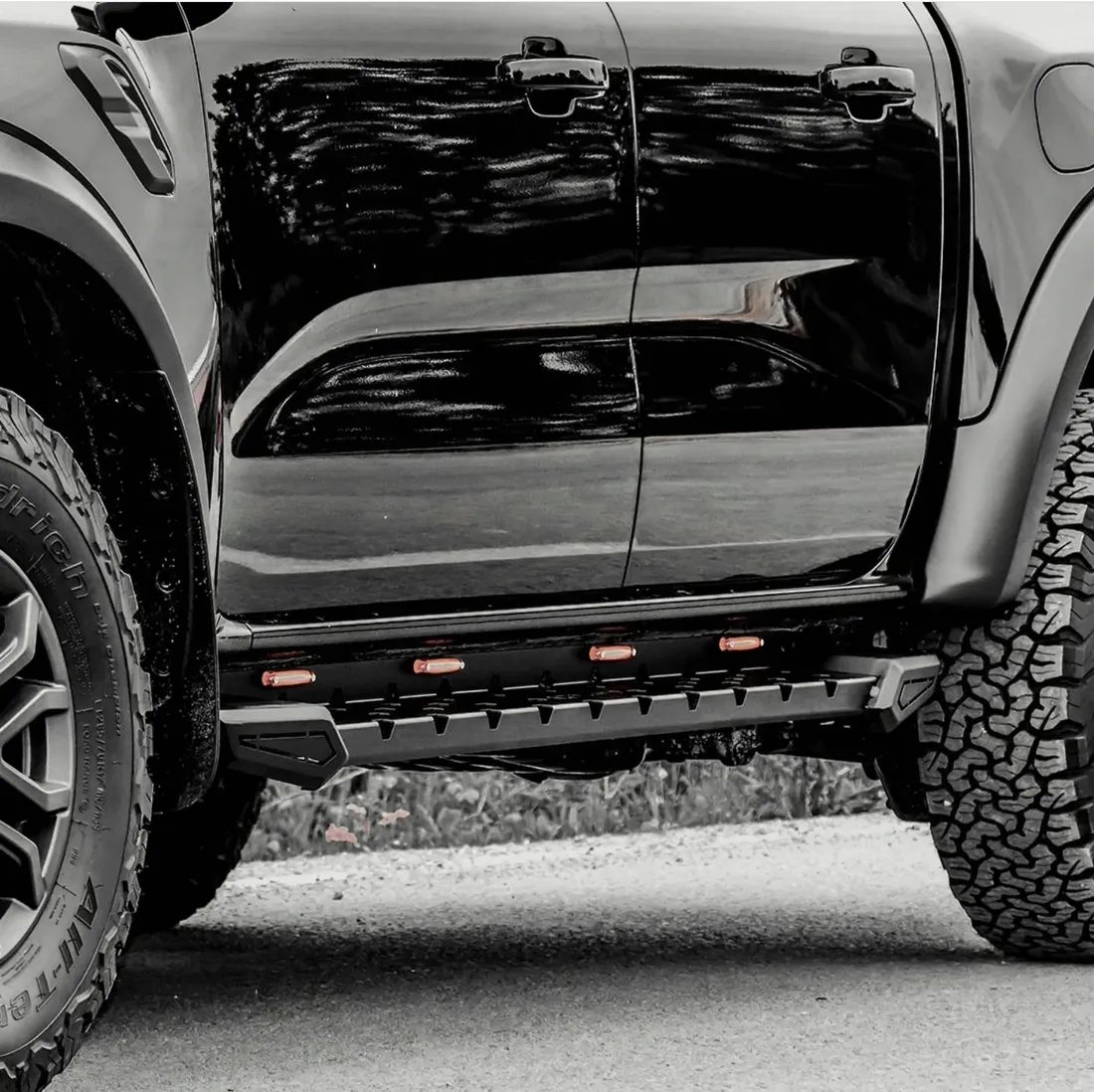 stopnie-boczne-progi-model-z-ford-ranger