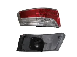 toyota-avensis-t27-sedan-2008-2012-lampa-tylna-tyl-depo-led-lewa