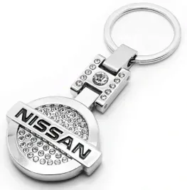 brelok-do-kluczy-nissan-cyrkonie-chromowany