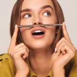 eveline-micro-precise-brow-pencil-03-dark-brown-kolor-brazowy