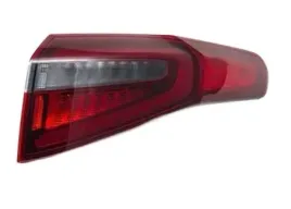 alfa-romeo-stelvio-17-lampa-tylna-prawa