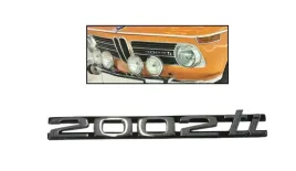 bmw-e10-emblemat-przedni-2002ti-na-grill-chrom