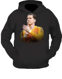 bluza-z-kapturem-wojciech-szczesny-producent