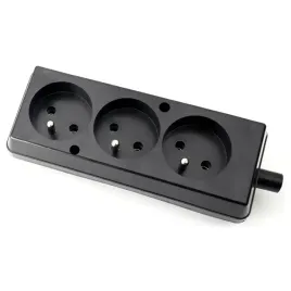 gniazdo-do-przedluzacza-z-uziemieniem-gn-370-czarne