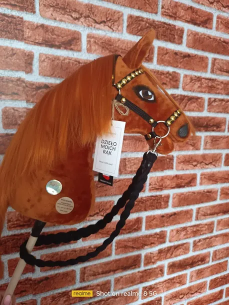 hobby-horse-kasztan-material-drewno-tkanina