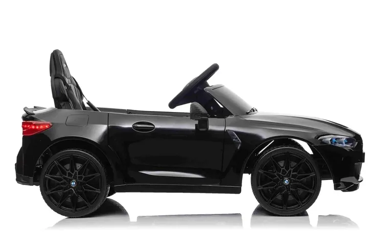 pojazd-bmw-m4-czarny-stan-nowy