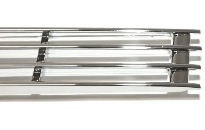 kratki-blotnikow-chrom-para-bmw-e9-strona-zabudowy-przod