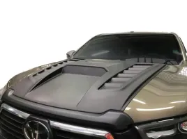 nakladka-na-maske-dokladka-maski-toyota-hilux
